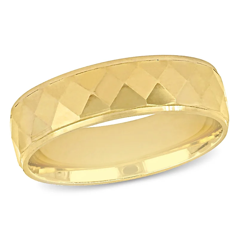 Miadora Mens Diamond-Cut Design Wedding Band in 14k Yellow Gold