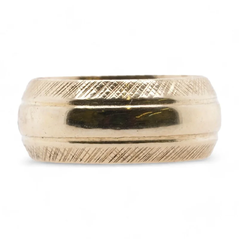 14K Gold Beveled Center With Brushed Edges Band