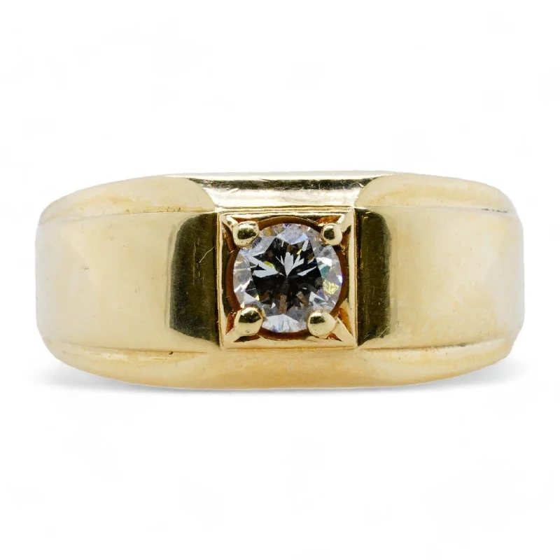 14K Gold Tapered Ring with Round Cut Diamond Center Size 15