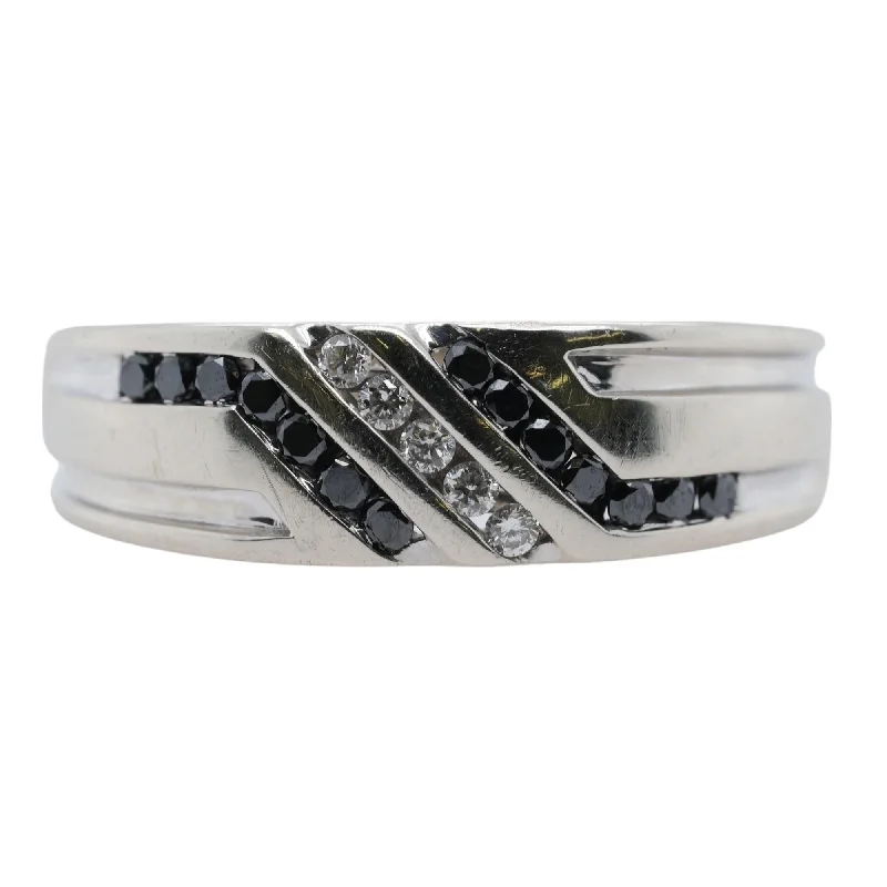 14K White Gold Black And White Diamond Band