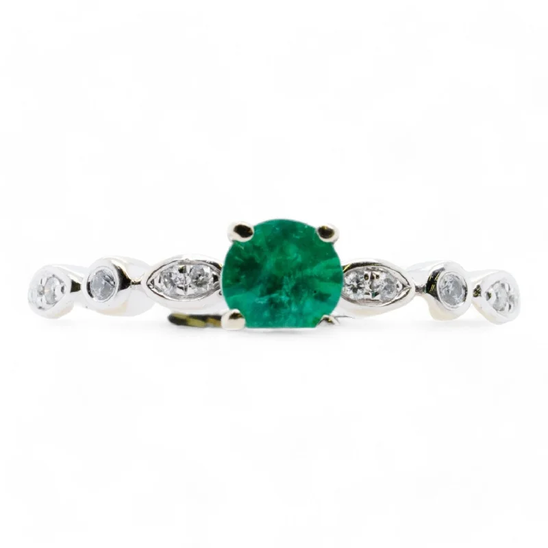 14K White Gold Round Emerald Cocktail Ring With Diamond Accents