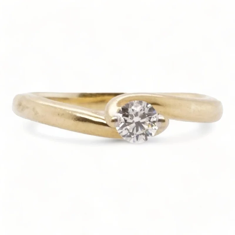 18K Gold Diamond Solitaire Ring