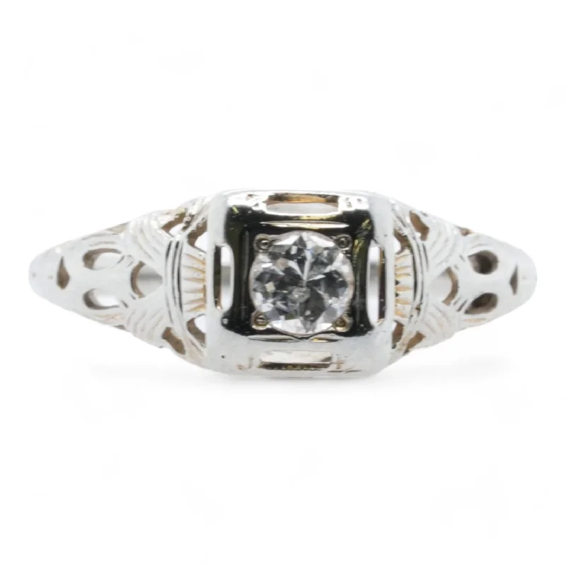 18K White Gold Art Deco Diamond Band