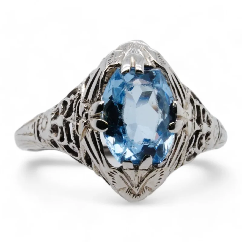 18K White Gold Art Deco Filigree Blue Stone Ring