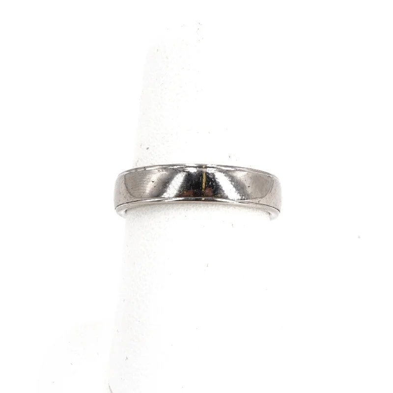 18K White Gold Plain Band With Grooved Edge