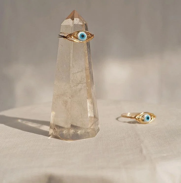 Lover's Eye Ring Is Inlaid With Gold