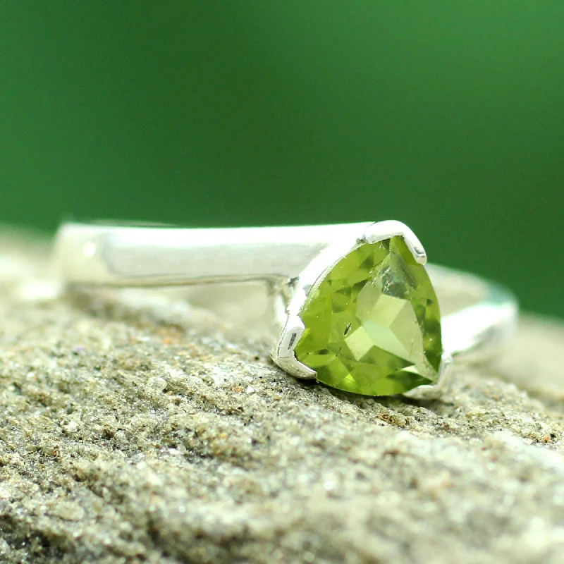 Sterling Silver & Peridot Solitaire Ring