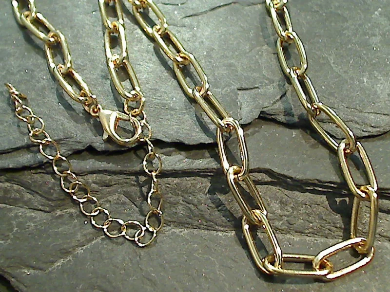 17" - 20" Gold Tone Thick Paper Clip Chain