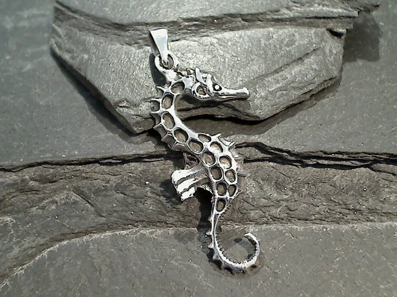 Sterling Silver Sea Horse Pendant