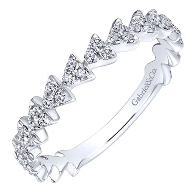 Gabriel Diamond Cluster Triangle Station Band in 14kt White Gold (3/8ct tw)