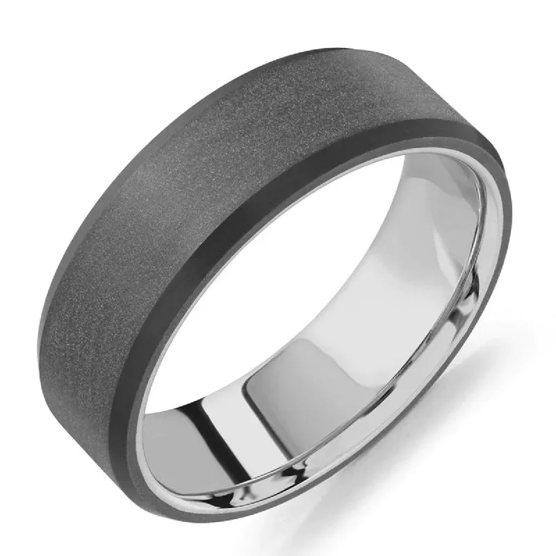 Mens Wedding Band in 14kt White Gold and Carbon Fiber (7mm)