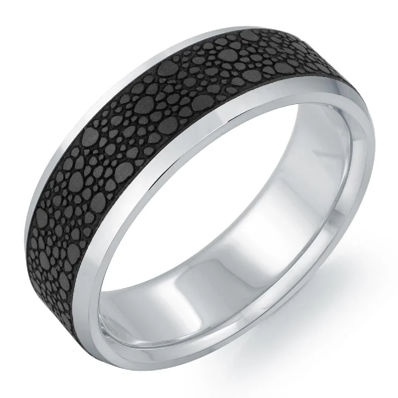 Mens Wedding Band in 14kt White Gold and Carbon Fiber (7mm)