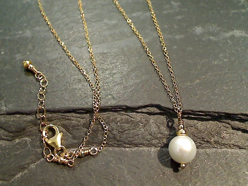 16" - 17" Pearl, Gold Filled Necklace